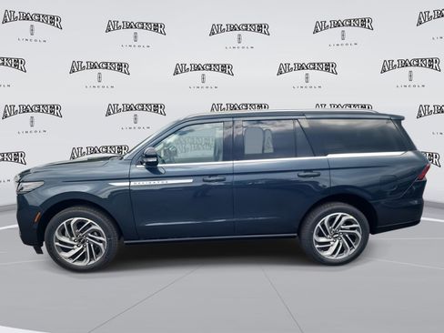 New 2026 Lincoln Navigator Reserve image 2