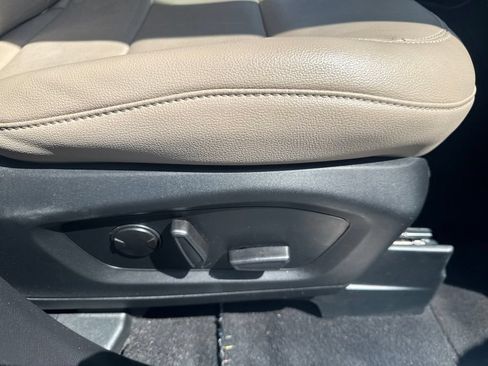 Used 2023 Ford Explorer Limited w/ Equipment Group 301A AWD/4WD image 42