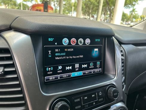 Used 2019 Chevrolet Suburban LT RWD image 7