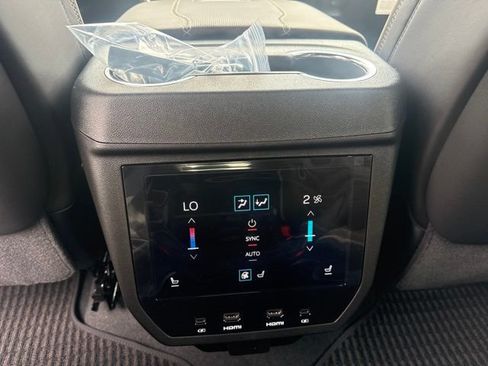 New 2026 GMC Yukon Denali Ultimate AWD/4WD image 27