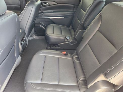 Certified 2025 Chevrolet Traverse LT FWD image 31