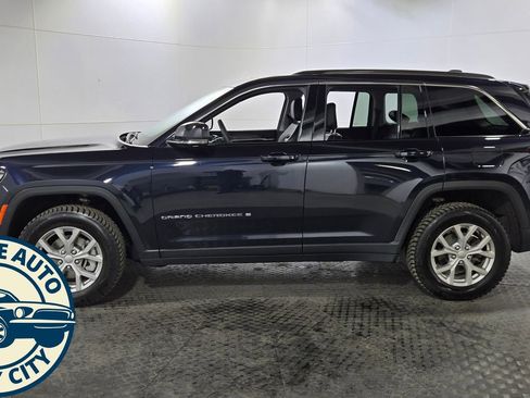 Used 2024 Jeep Grand Cherokee Limited AWD/4WD image 4