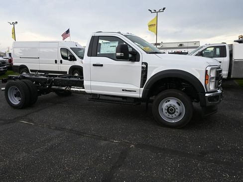 New 2025 Ford F550 4x4 Regular Cab Super Duty image 6