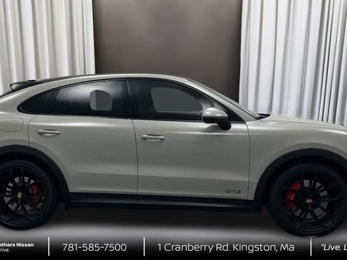 Used 2021 Porsche Cayenne GTS image 4
