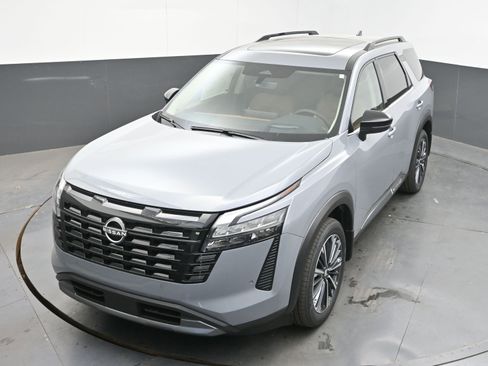 New 2026 Nissan Pathfinder Platinum FWD image 34