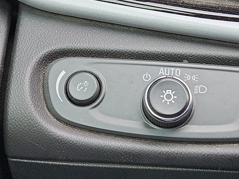 Used 2017 Chevrolet Volt LT w/ Comfort Package FWD image 10