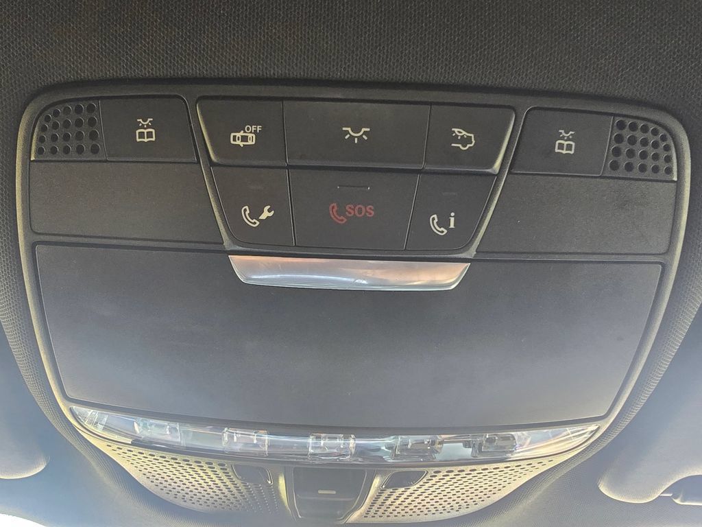 Used 2019 Mercedes-Benz GLC 300 4MATIC image 34