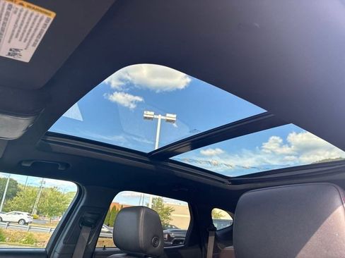 Used 2021 Chevrolet Blazer RS w/ Enhanced Convenience Package image 31