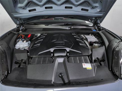 Certified 2024 Porsche Cayenne Turbo GT AWD/4WD image 36