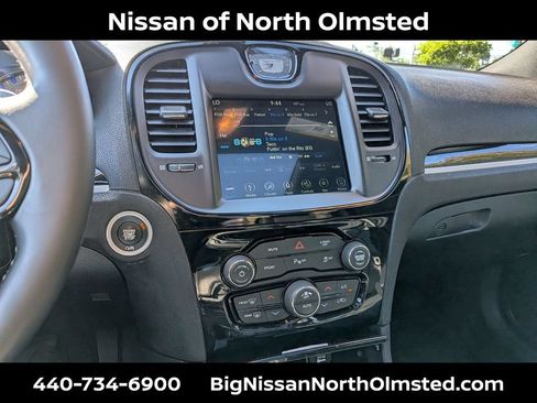 Used 2018 Chrysler 300 S w/ 300S Premium Group AWD/4WD image 17