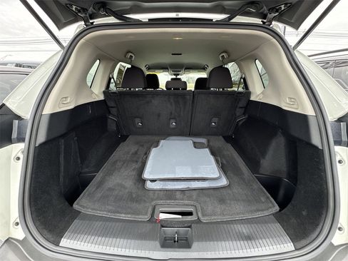 Used 2023 Nissan Rogue S image 14