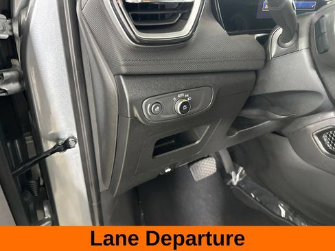Used 2025 Chevrolet TrailBlazer LT AWD/4WD image 14