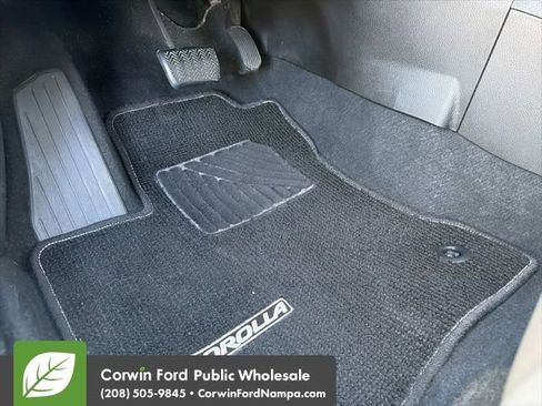 Used 2014 Toyota Corolla L image 25