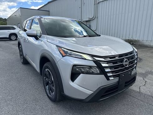 Used 2024 Nissan Rogue SV AWD/4WD image 11