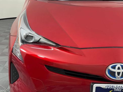 Used 2016 Toyota Prius Two FWD image 4
