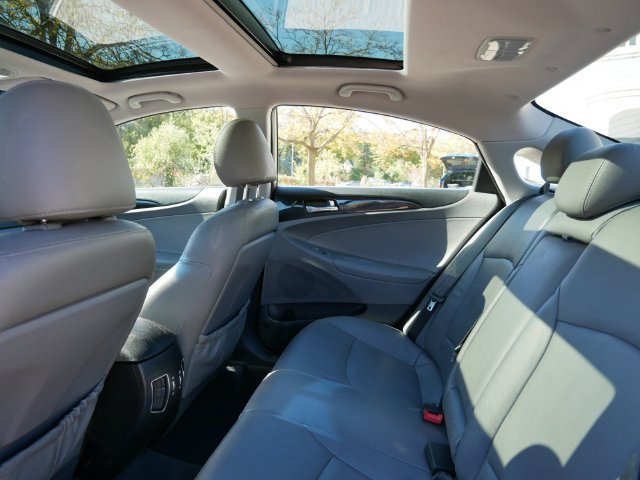 Used 2012 Hyundai Sonata Limited FWD image 9
