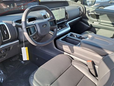 New 2026 Ford Expedition Max Platinum image 7