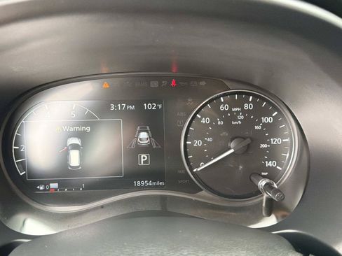 Used 2023 Nissan Kicks SR FWD image 27