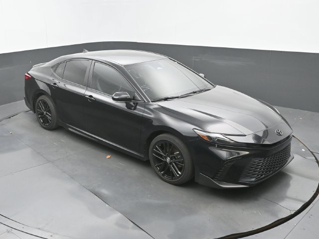 Used 2025 Toyota Camry SE FWD image 13