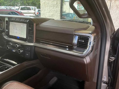 Used 2023 Ford F450 King Ranch w/ Chrome Package image 17