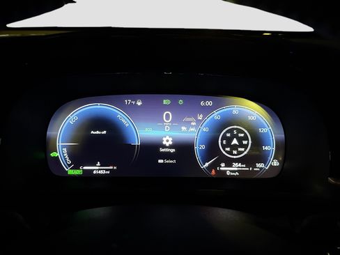 Used 2023 Toyota Crown image 16