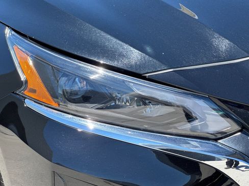 Used 2025 Nissan Altima 2.5 SV FWD image 12