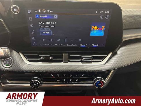 Used 2025 Chevrolet Equinox LT w/ Midnight Edition image 17