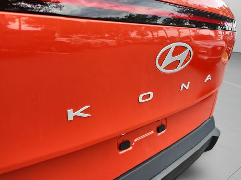 Certified 2024 Hyundai Kona SEL w/ Convenience Package FWD image 31