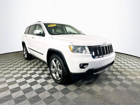Used 2011 Jeep Grand Cherokee Limited w/ Luxury Group II AWD/4WD image 3
