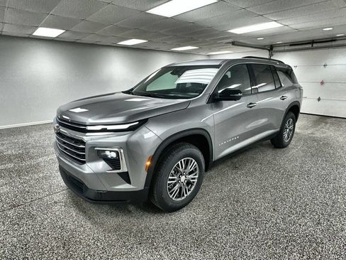 New 2026 Chevrolet Traverse LT w/ Driver Confidence Package AWD/4WD image 4