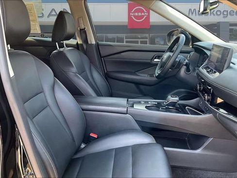 Used 2026 Nissan Rogue SL FWD image 28