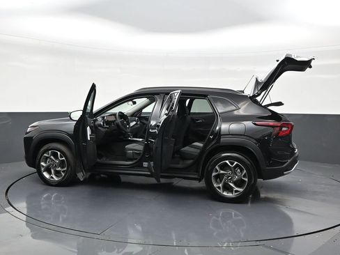 Used 2026 Chevrolet Trax LT FWD image 31