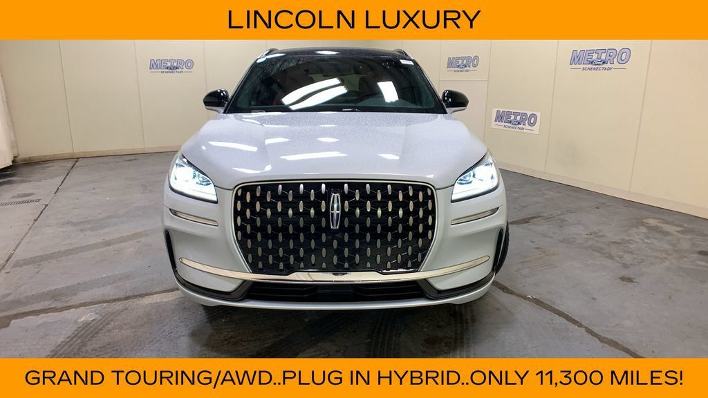 Used 2025 Lincoln Corsair Grand Touring w/ Towing Package AWD/4WD image 45