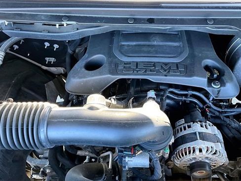 Used 2019 RAM 1500 Limited image 32