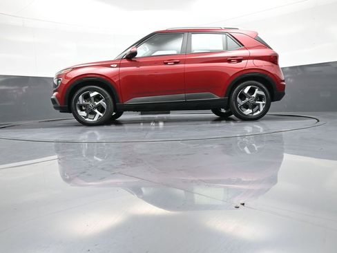 Certified 2024 Hyundai Venue SEL FWD image 33