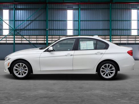 Used 2018 BMW 320i xDrive Sedan image 2