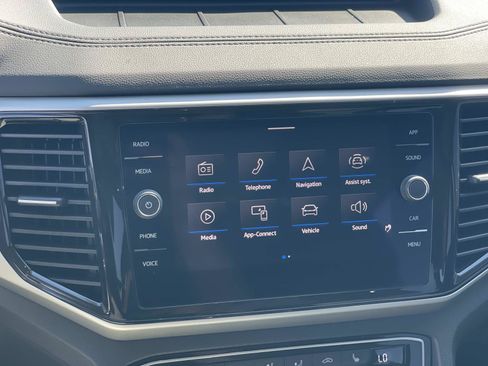 Certified 2023 Volkswagen Atlas SE w/ Panoramic Sunroof Package FWD image 12