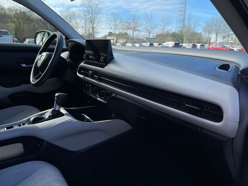 Certified 2025 Honda HR-V LX image 32