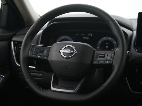 Used 2026 Nissan Rogue SL AWD/4WD image 16