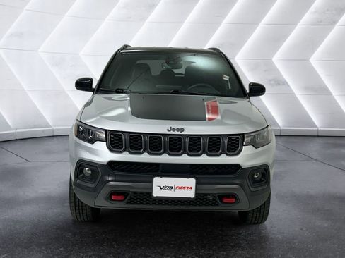 Used 2024 Jeep Compass Trailhawk image 2