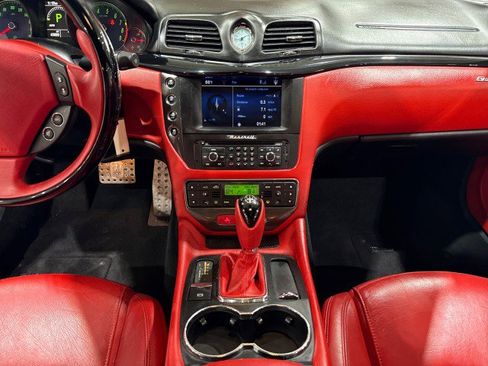 Used 2015 Maserati GranTurismo Sport image 71