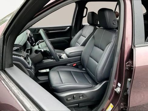 Used 2024 GMC Acadia Elevation w/ Luxury Package image 15