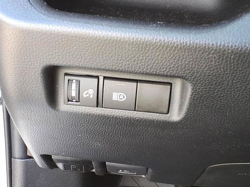 Used 2024 Toyota RAV4 XLE AWD/4WD image 19