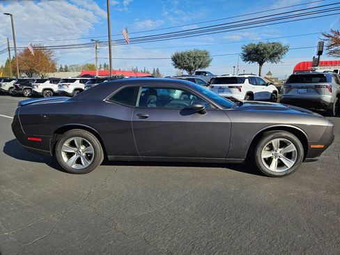 Used 2022 Dodge Challenger SXT RWD image 7