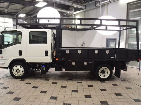 Used 2025 Chevrolet Low Cab Forward 5500XD RWD image 3