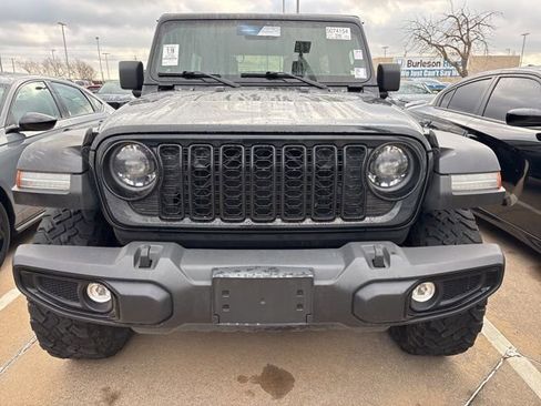 Used 2024 Jeep Wrangler Unlimited Sport AWD/4WD image 2