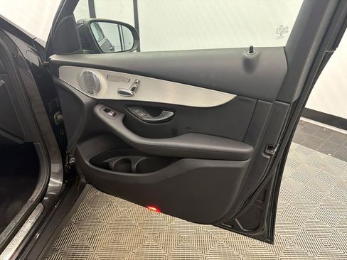 Used 2021 Mercedes-Benz GLC 300 w/ Premium Package image 16