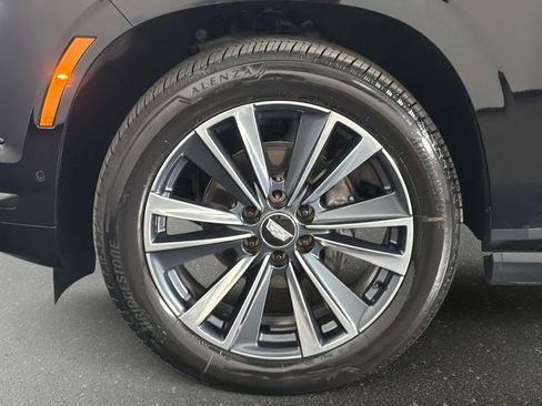 Used 2025 Cadillac Escalade Sport w/ Touring Package image 11