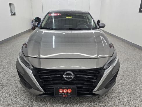 Used 2023 Nissan Altima 2.5 SV FWD image 3