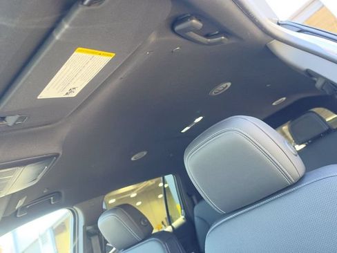 Used 2026 Chevrolet Traverse LT AWD/4WD image 17
